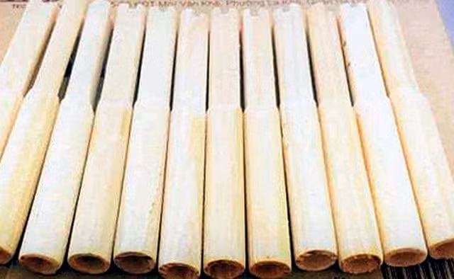Hình ảnh ống thổi một lần làm bằng chất liệu tre. Ảnh: dantri.com.vn