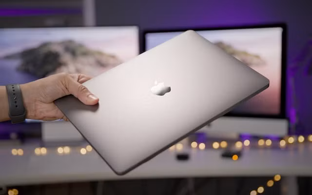 Reuters thông tin Apple đã yêu cầu Foxconn di dời hoạt động sản xuất một phần iPad và Macbook từ Trung Quốc sang Việt Nam. Ảnh minh họa