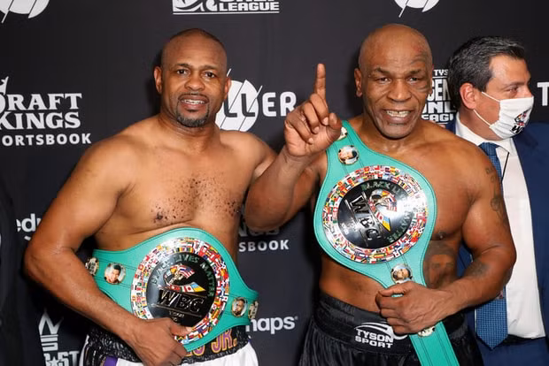 Hôm 29/11, Mike Tyson đã có trận so găng với Roy Jones. Ảnh: internet