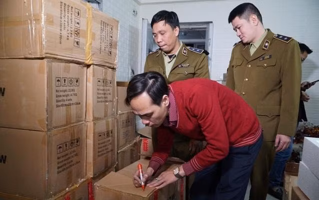 Cơ quan chức năng đang kiểm đếm và hoàn tất hồ sơ để xử lý cơ sở này. Ảnh: dantri.com.vn