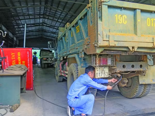 Từ ngày 1/1/2021, áp dụng tiêu chuẩn khí thải mức 2 đối với xe ô tô sản xuất trước năm 2008