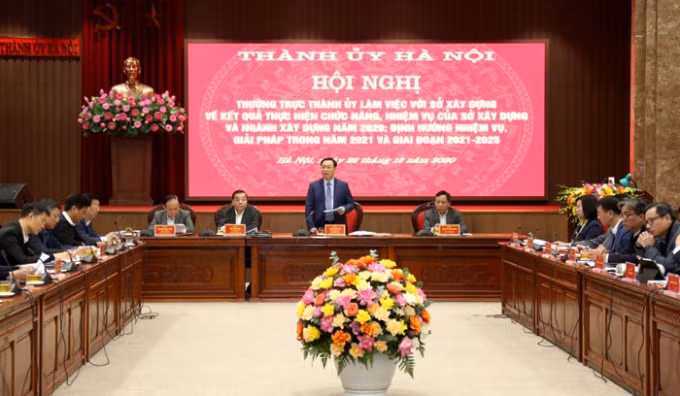 Bí thư Thành ủy Vương Đình Huệ phát biểu kết luận hội nghị