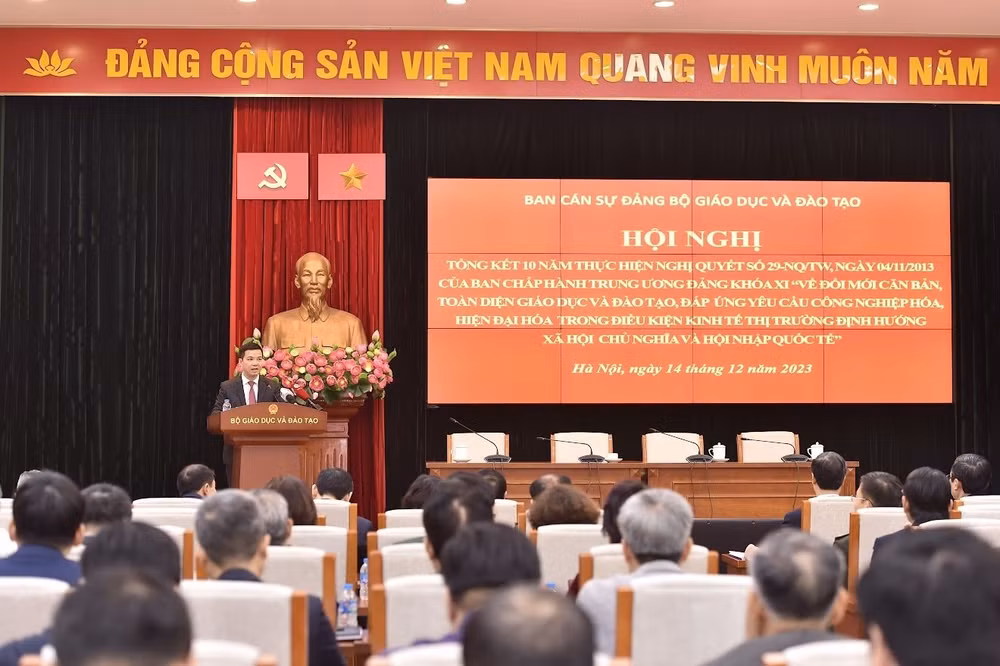 bo giao duc va dao tao lua chon 10 dau an giao duc trong nam 2023 hinh 1