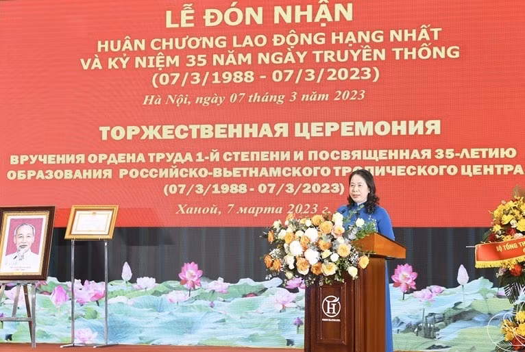 trung tam nhiet doi viet nga phat huy truyen thong doan ket hop tac nang cao nang luc lanh dao hinh 3