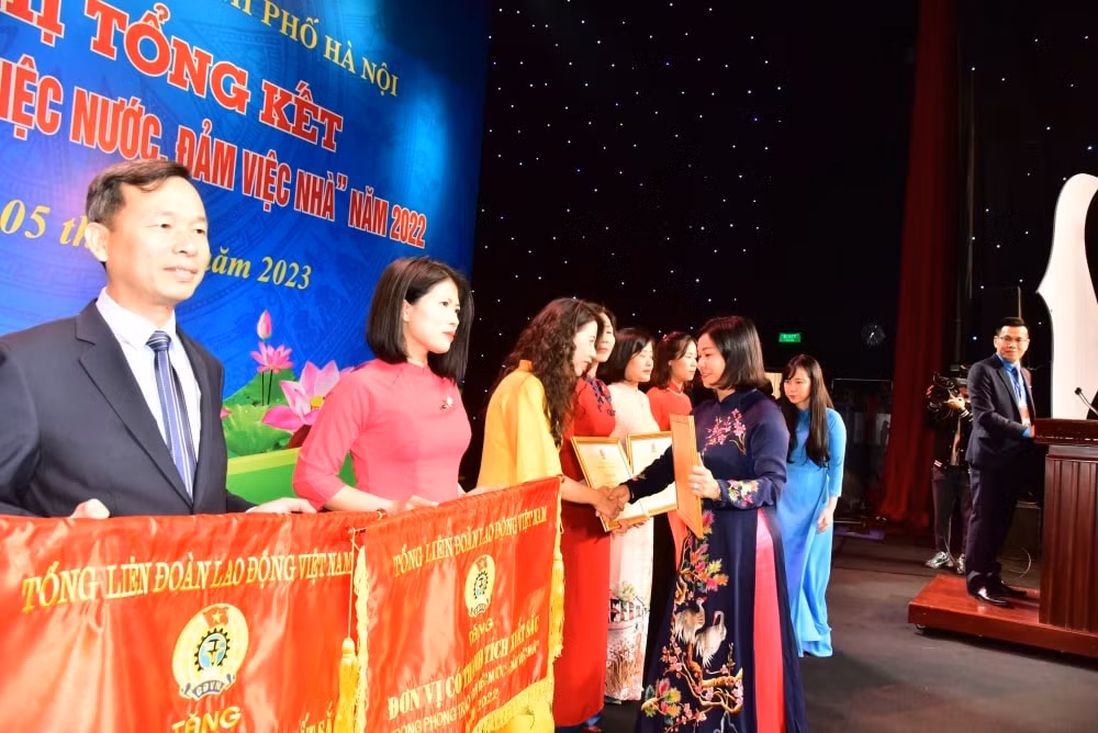 ton vinh tri an nu can bo doan vien cong doan thu do xuat sac hinh 4