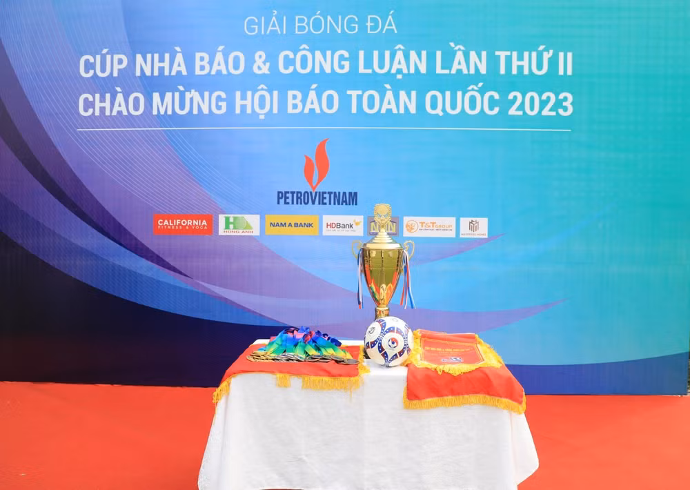 tung bung khai mac giai bong da cup bao nha bao va cong luan lan ii chao mung hoi bao toan quoc 2023 hinh 2