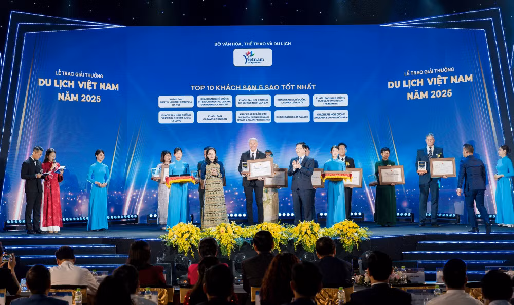 01 Sheraton Grand Danang