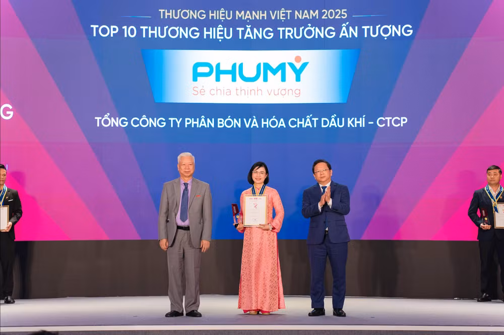 Phú Mỹ nhận Danh hiệu Top 10 Thương hiệu mạnh tăng trưởng ấn tượng 2025 trong Top 50 Thương hiệu mạnh 2025