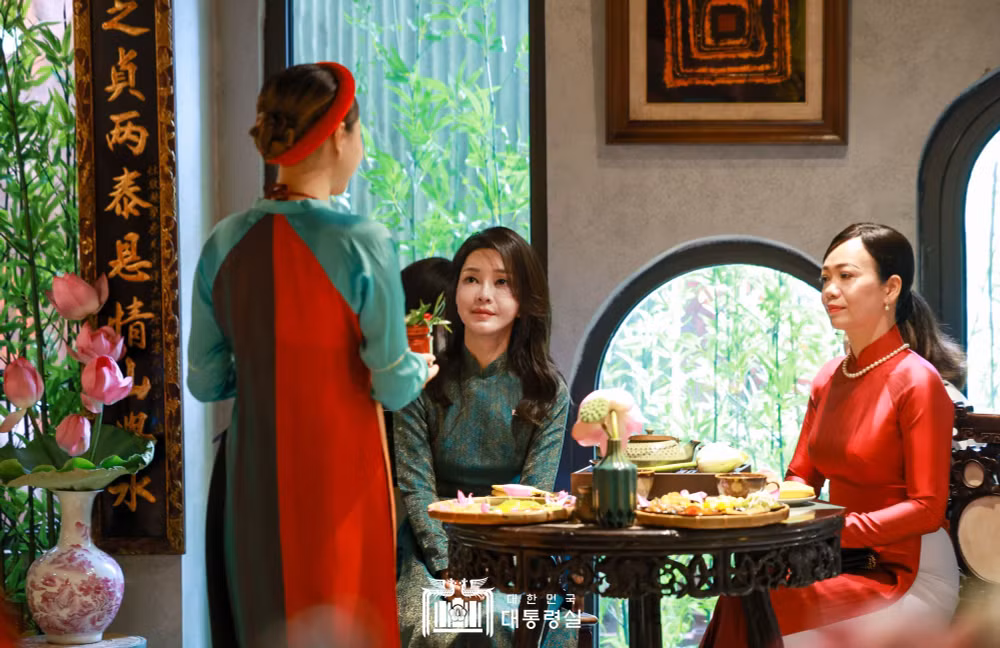 phu nhan chu tich nuoc vo van thuong va phu nhan tong thong han quoc xem trinh dien ao dai hinh 3