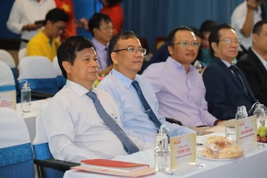 bao nguoi lao dong tong ket va trao giai cuoc thi viet long tot quanh ta lan thu nhat hinh 1