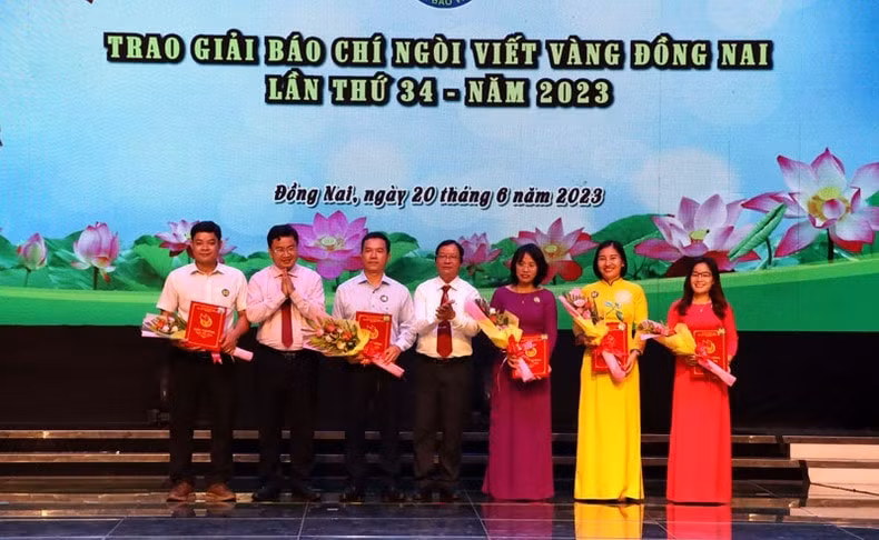 giai bao chi ngoi viet vang dong nai lan thu 34 trao giai cho 16 tac pham hinh 1