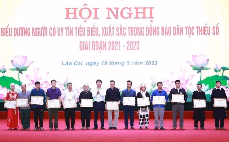 lao cai phat huy vai tro cua nguoi co uy tin trong bao ve an ninh bien gioi hinh 1