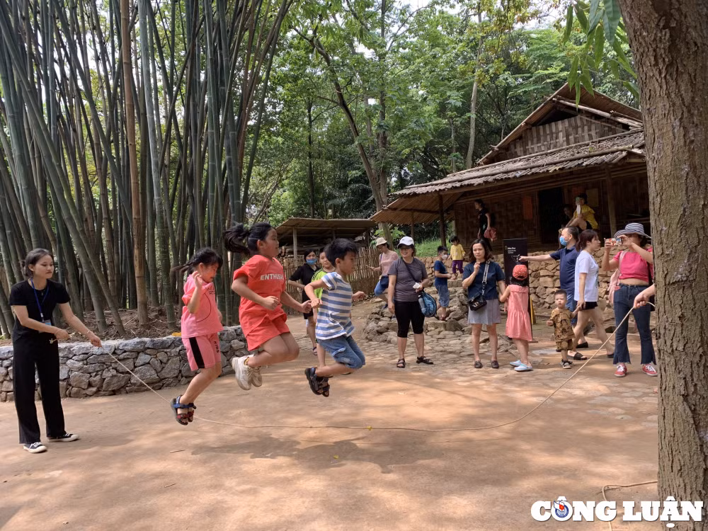 cung cac con kham pha di san van hoa trong dip tet thieu nhi 1 6 hinh 7