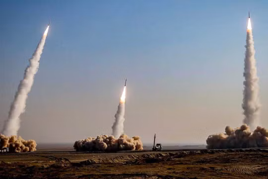 Iran công bố video phóng tên lửa nhằm vào căn cứ Mỹ tại Kuwait