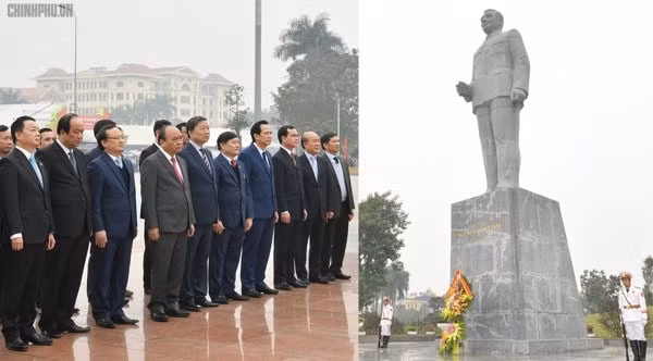 Thủ tướng Nguyễn Xuân Phúc dâng hương, dâng hoa tưởng nhớ Tổng Bí thư Nguyễn Văn Linh tại tượng đài Tổng Bí thư. Ảnh: VGP