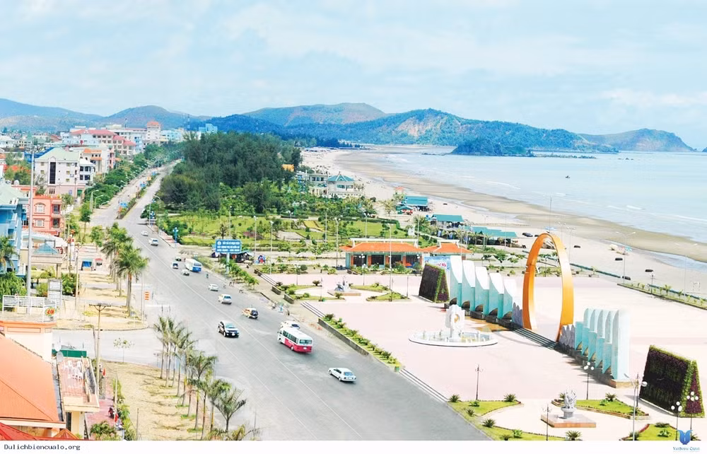 Cửa Lò, thị xã thơ mộng, trải dài chục cây số dọc biển Đông đang là địa chỉ hấp dẫn của nhiều du khách.