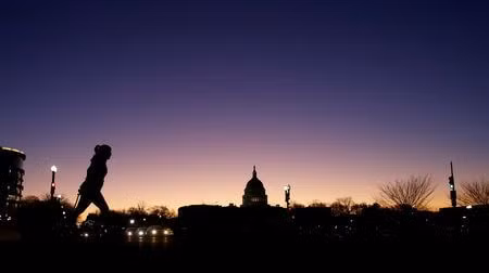 Bên ngoài điện Capitol, Mỹ. Ảnh: Reuters
