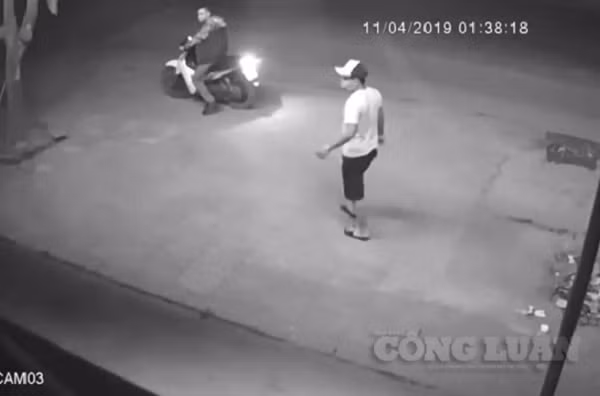 Toàn bộ sự việc trên đã được camera an ninh ghi lại
