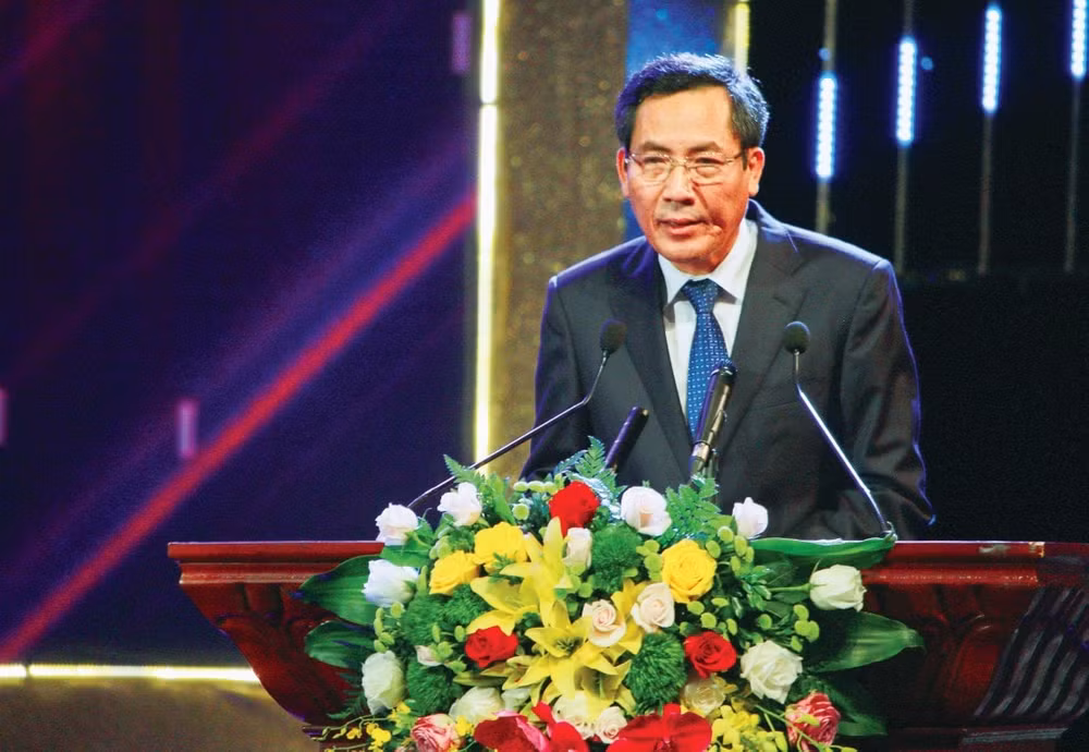 Ông Thuận Hữu - Ủy viên Trung ương Đảng, Tổng Biên tập báo Nhân dân, Phó Trưởng ban Tuyên giáo Trung ương, Chủ tịch Hội Nhà báo Việt Nam
