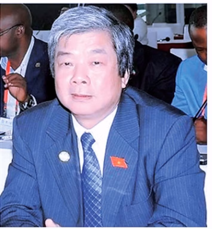 Ông Hà Minh Huệ