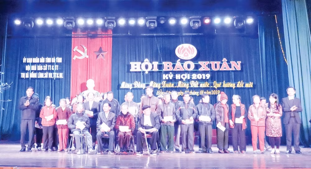 Hội báo xuân hằng năm Hội Nhà báo Hà Tĩnh làm tốt vai trò cầu nối huy động các nhà hảo tâm, cơ quan, doanh nghiệp và các cơ quan báo chí T.Ư.