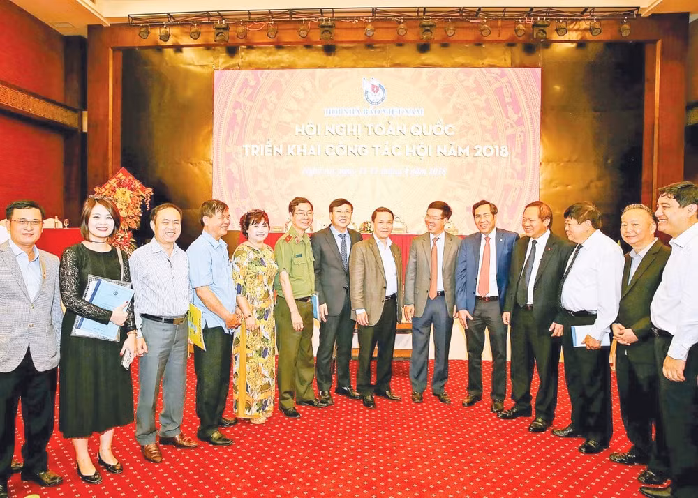Trưởng ban Tuyên giáo T.Ư Võ Văn Thưởng và các đại biểu tại Hội nghị Toàn quốc triển khai công tác Hội năm 2018.&nbsp;Ảnh: Sơn Hải