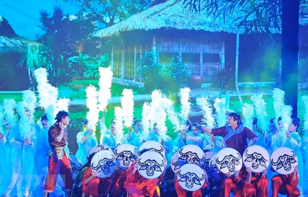 Hoạt cảnh về hai vị anh hùng dân tộc Đinh Bộ Lĩnh và Lê Hoàn và cố đô Hoa Lư. Ảnh: Báo Văn hóa