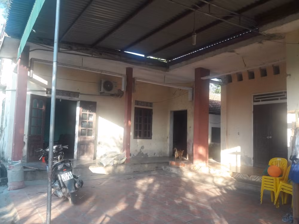 Nhiều gia đình sống trong vùng quy hoạch không thể sửa chữa hay tách hộ để xây nhà riêng