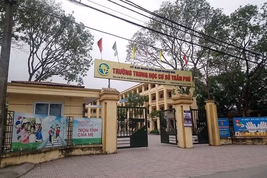 Trường THCS Trần Phú (quận Hoàng Mai, Hà Nội) nơi xảy ra vụ việc giáo viên dâm ô học sinh nam. Ảnh: L.Đ