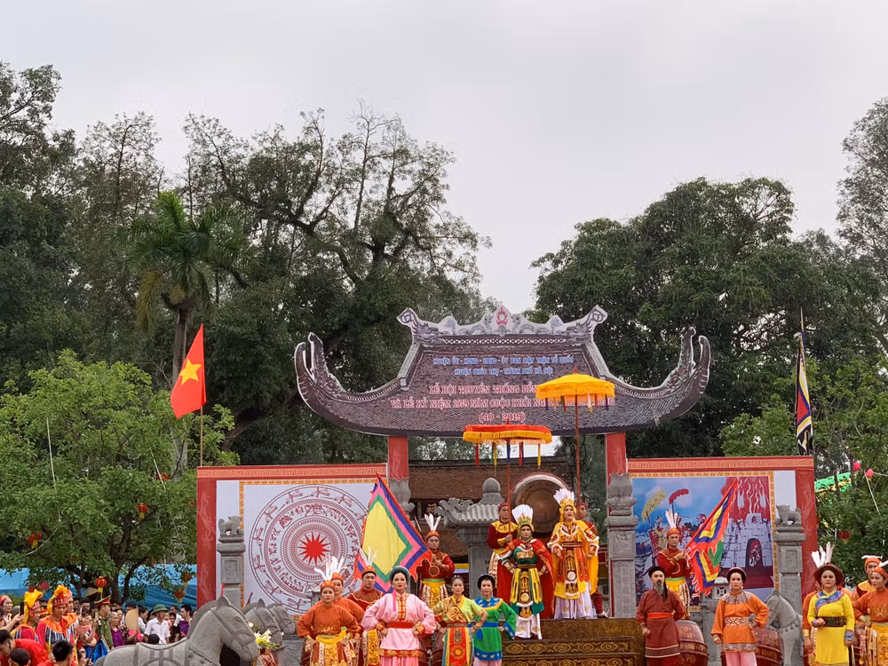Trích hoạt cảnh tuồng “Hai Bà Trưng phất cờ khởi nghĩa”. Ảnh: Hoàng Dương