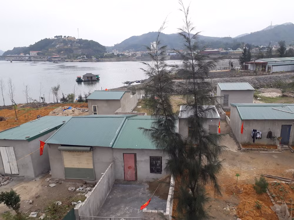 Khu nhà xây trái phép trên đất lấn biển tại cửa cống 9 cuửa, phường Cửa Ông, TP Cẩm Phả