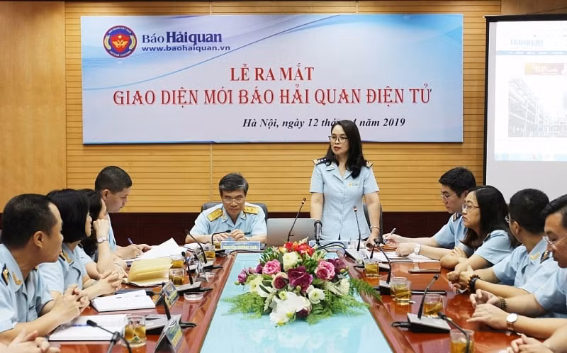 Tổng biên tập Báo Hải quan Vũ Thị Ánh Hồng phát biểu tại buổi lễ. Ảnh: PV