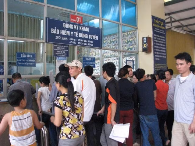 Bộ Y tế đang đề xuất sửa đổi luật khám, chữa bệnh để phục vụ người dân hiệu quả hơn.