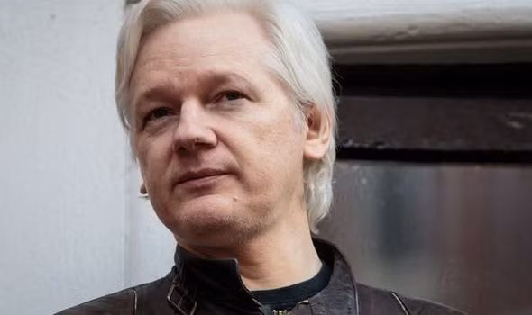 Julian Assange. Ảnh: Daily Express.