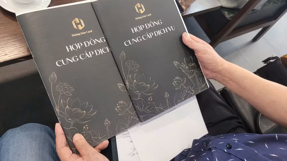 Hai hợp đồng của 