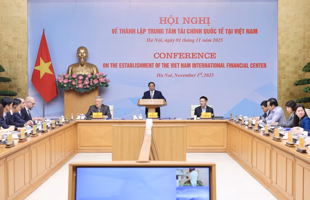 Thủ tướng chủ trì hội nghị về thành lập Trung tâm tài chính quốc tế- Ảnh 2.