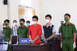 Án tù cho 2 đối tượng “chống người thi hành công vụ”