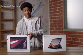 Microsoft chê MacBook Pro không có màn hình cảm ứng như Surface Pro 7