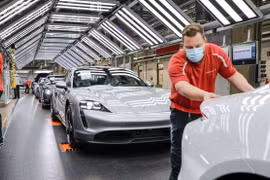 Porsche sẽ không xây dựng nhà máy tại Trung Quốc