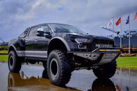 Bán tải Ford F-250 Super Duty trông hầm hố hơn sau khi sở hữu gói độ MegaRaptor