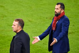 70.000 CĐV ký đơn đòi sa thải Giám đốc thể thao Bayern Munich