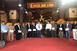 Báo Nhân Dân tặng quà Tết gia đình chính sách, hộ nghèo tại Nghệ An và Hà Tĩnh