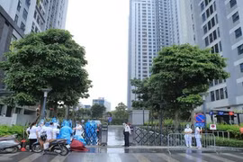 Bí thư Hà Nội: Nỗ lực dập tắt bằng được hai ổ dịch