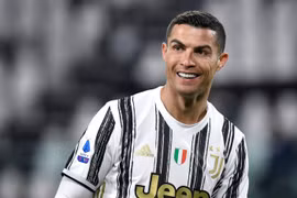 Siêu sao Ronaldo không rời CLB Juventus