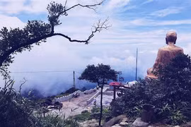 Những ngọn núi linh thiêng trên đất Việt