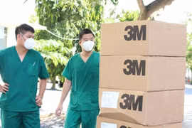 Báo Tiền Phong kịp thời hỗ trợ y bác sĩ tuyến đầu chống dịch COVID-19 tại TP.HCM