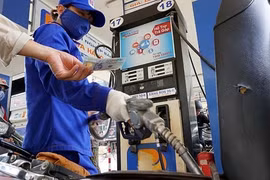Giá xăng dầu hôm nay 12/5: Bật tăng do nguồn cung gián đoạn
