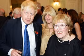 Người mẹ họa sĩ của thủ tướng Anh Boris Johnson đột ngột qua đời