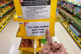 Treo biển cấm chụp hình vì sợ khách so sánh giá, chuỗi Bách hoá Xanh bị yêu cầu gỡ bỏ