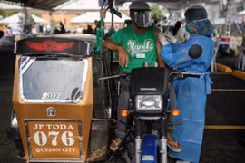Philippines thí điểm 'phong tỏa cục bộ' khi các doanh nghiệp kêu cứu